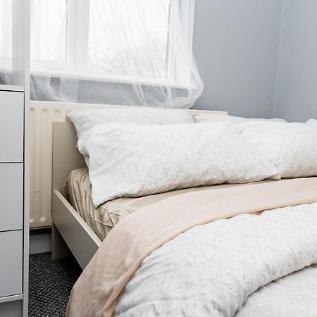 Shirley House 2, Self Catering Guest House, Self Check In, Smart Locks, 10 Min Walk To Southampton General, Aspire And Princess Anne Hospitals, Access To Fully Equipped Kitchen, Excellent Transport Links, Ideal For Longer Stays And Hospital Shifts Ngoại thất bức ảnh