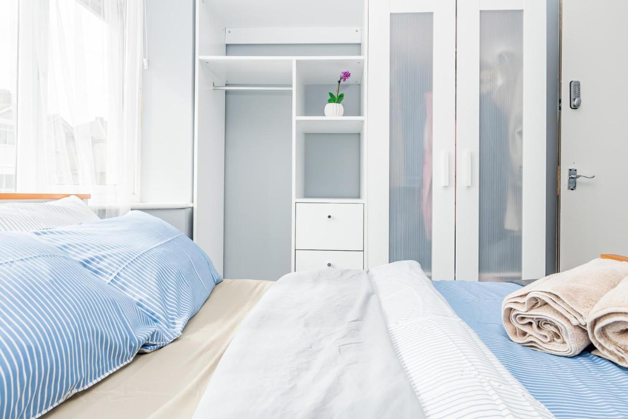 Shirley House 2, Self Catering Guest House, Self Check In, Smart Locks, 10 Min Walk To Southampton General, Aspire And Princess Anne Hospitals, Access To Fully Equipped Kitchen, Excellent Transport Links, Ideal For Longer Stays And Hospital Shifts Ngoại thất bức ảnh