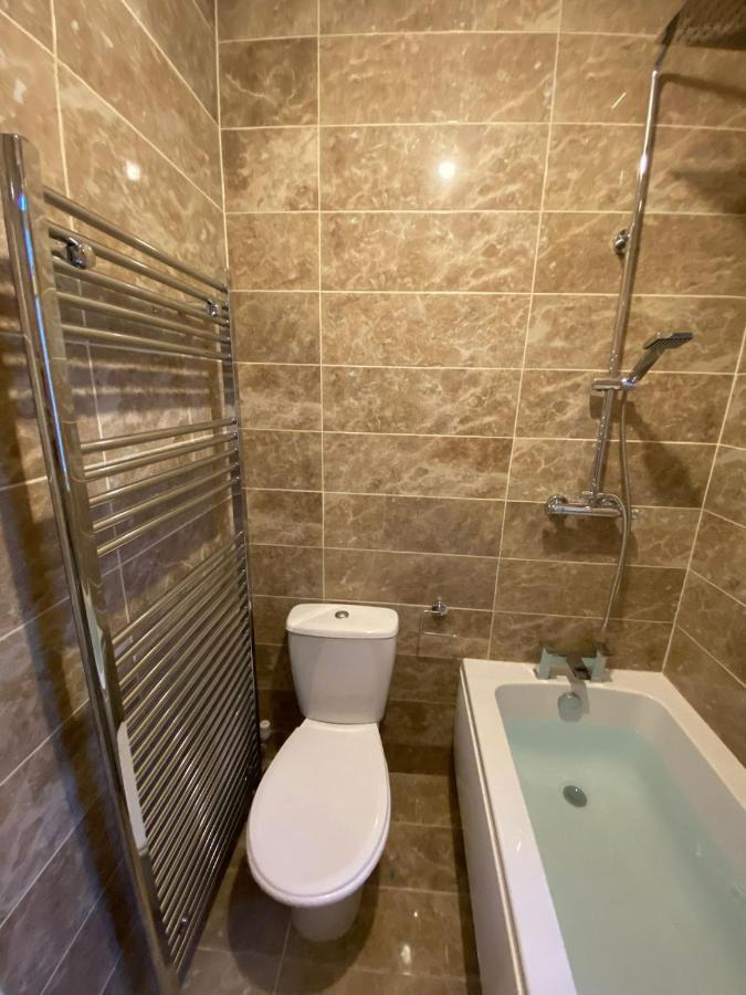 Shirley House 2, Self Catering Guest House, Self Check In, Smart Locks, 10 Min Walk To Southampton General, Aspire And Princess Anne Hospitals, Access To Fully Equipped Kitchen, Excellent Transport Links, Ideal For Longer Stays And Hospital Shifts Ngoại thất bức ảnh