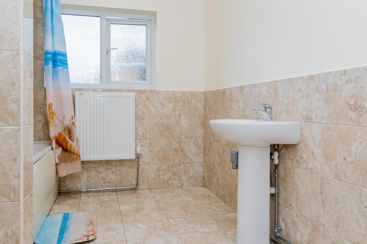 Shirley House 2, Self Catering Guest House, Self Check In, Smart Locks, 10 Min Walk To Southampton General, Aspire And Princess Anne Hospitals, Access To Fully Equipped Kitchen, Excellent Transport Links, Ideal For Longer Stays And Hospital Shifts Ngoại thất bức ảnh
