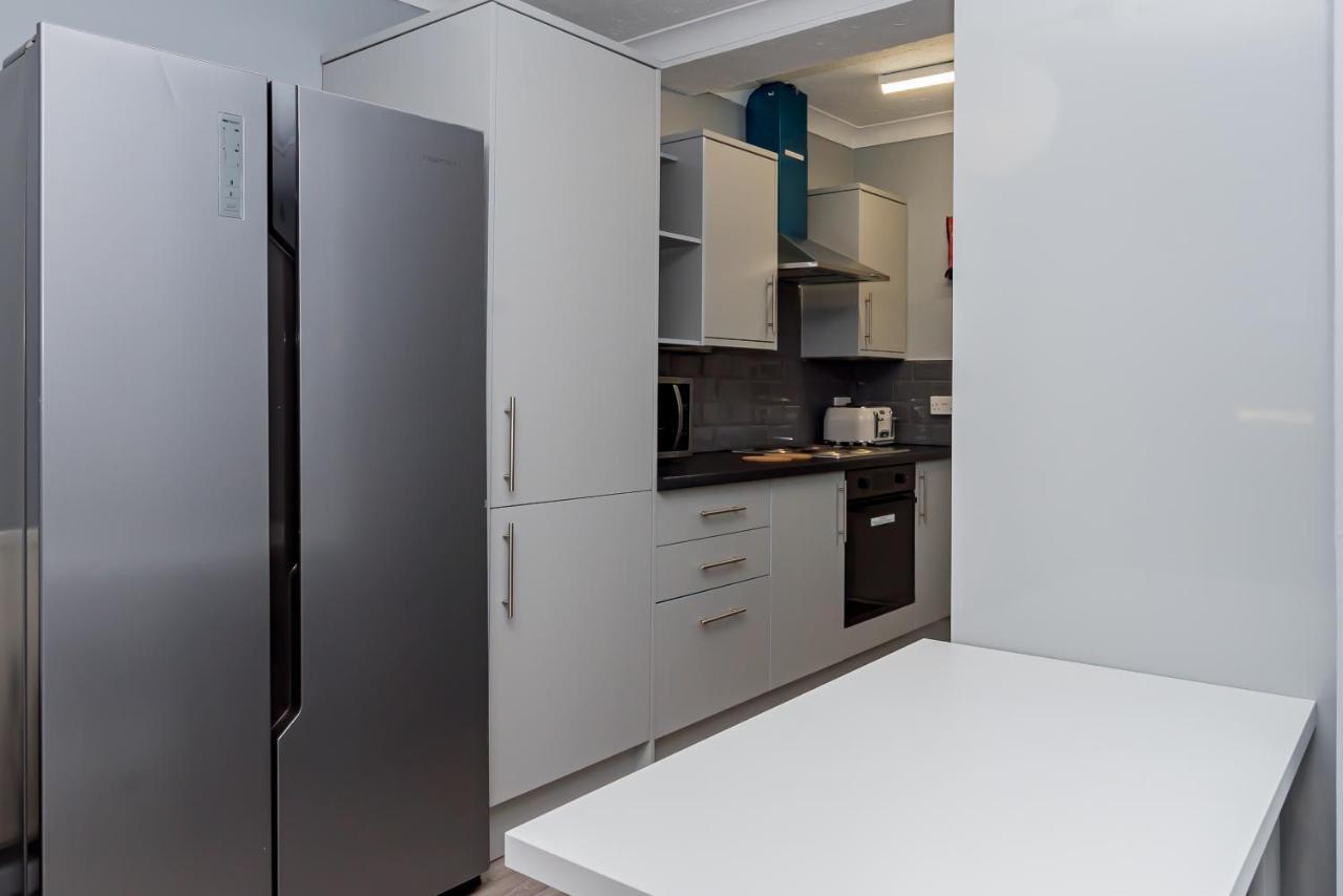 Shirley House 2, Self Catering Guest House, Self Check In, Smart Locks, 10 Min Walk To Southampton General, Aspire And Princess Anne Hospitals, Access To Fully Equipped Kitchen, Excellent Transport Links, Ideal For Longer Stays And Hospital Shifts Ngoại thất bức ảnh
