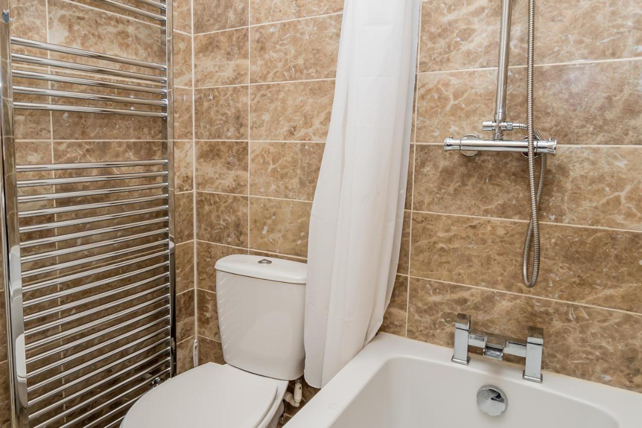 Shirley House 2, Self Catering Guest House, Self Check In, Smart Locks, 10 Min Walk To Southampton General, Aspire And Princess Anne Hospitals, Access To Fully Equipped Kitchen, Excellent Transport Links, Ideal For Longer Stays And Hospital Shifts Ngoại thất bức ảnh