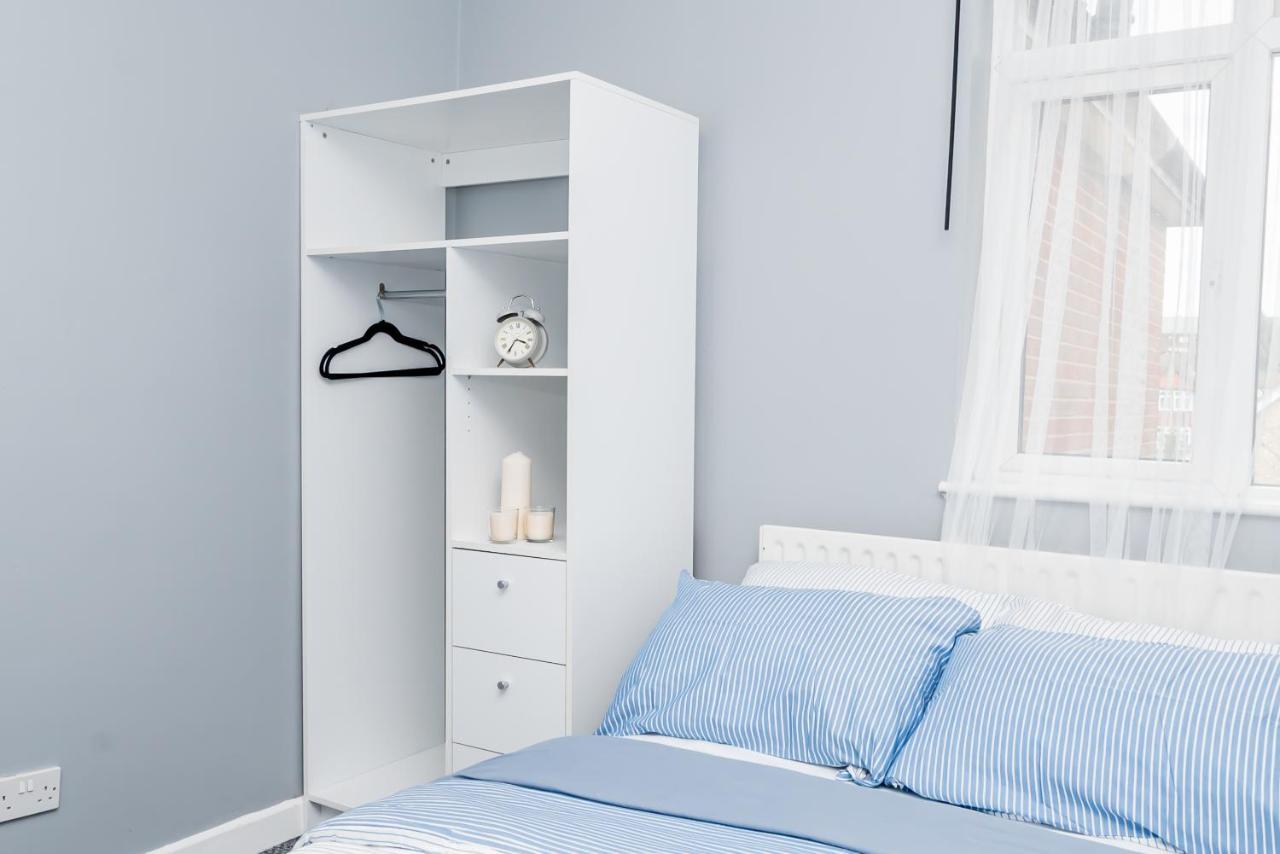 Shirley House 2, Self Catering Guest House, Self Check In, Smart Locks, 10 Min Walk To Southampton General, Aspire And Princess Anne Hospitals, Access To Fully Equipped Kitchen, Excellent Transport Links, Ideal For Longer Stays And Hospital Shifts Ngoại thất bức ảnh