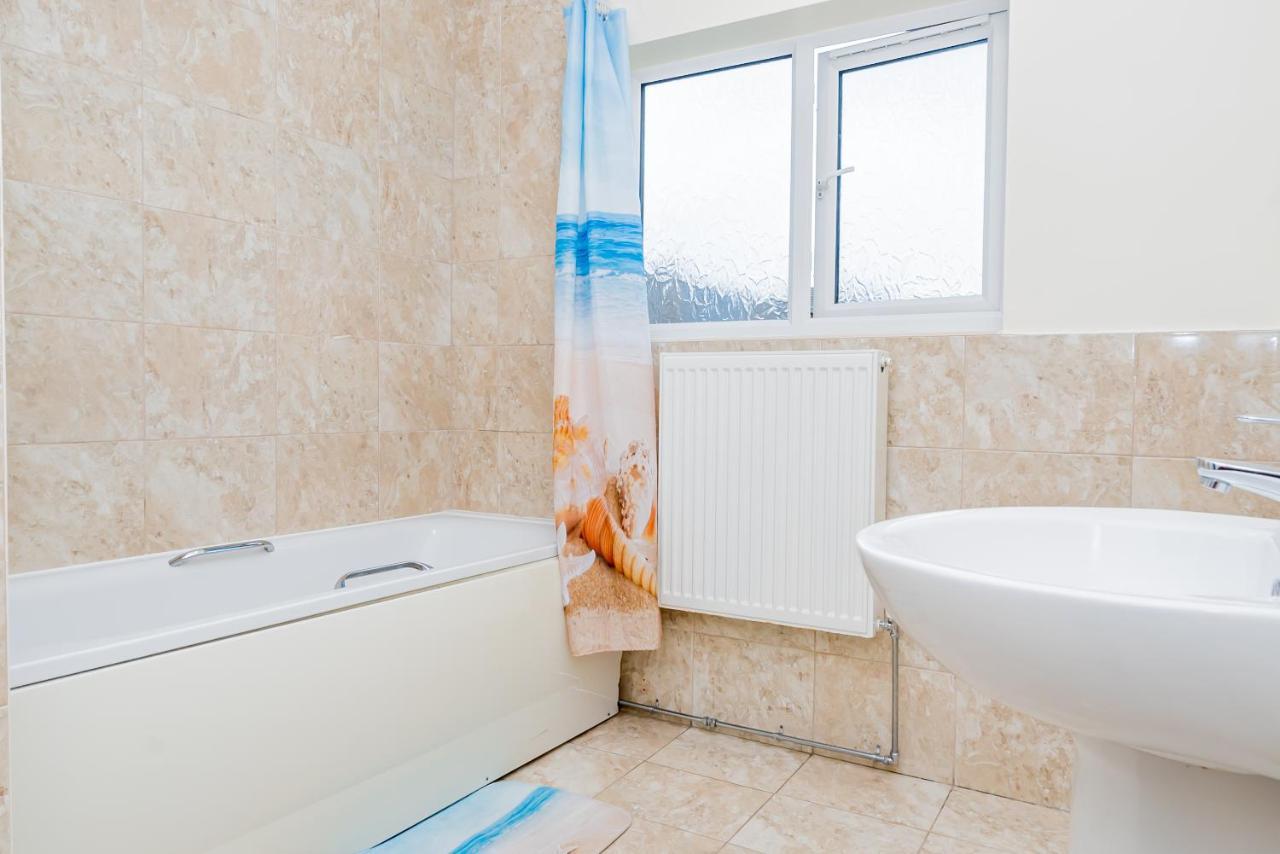 Shirley House 2, Self Catering Guest House, Self Check In, Smart Locks, 10 Min Walk To Southampton General, Aspire And Princess Anne Hospitals, Access To Fully Equipped Kitchen, Excellent Transport Links, Ideal For Longer Stays And Hospital Shifts Ngoại thất bức ảnh