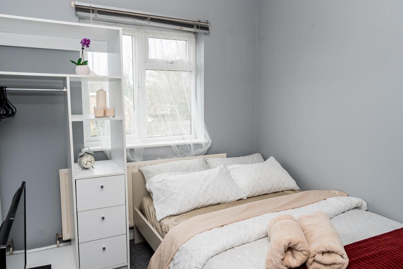 Shirley House 2, Self Catering Guest House, Self Check In, Smart Locks, 10 Min Walk To Southampton General, Aspire And Princess Anne Hospitals, Access To Fully Equipped Kitchen, Excellent Transport Links, Ideal For Longer Stays And Hospital Shifts Ngoại thất bức ảnh