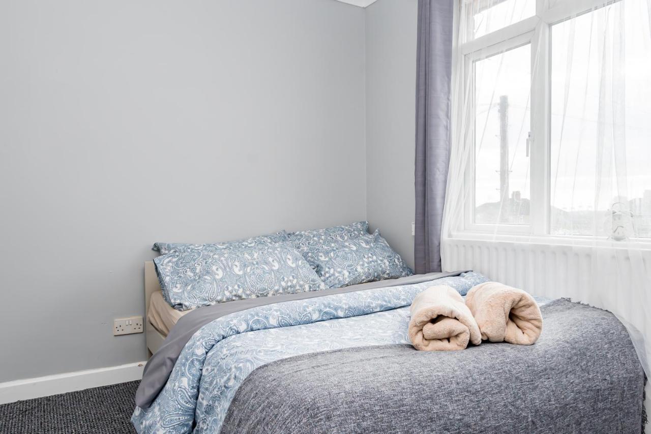 Shirley House 2, Self Catering Guest House, Self Check In, Smart Locks, 10 Min Walk To Southampton General, Aspire And Princess Anne Hospitals, Access To Fully Equipped Kitchen, Excellent Transport Links, Ideal For Longer Stays And Hospital Shifts Ngoại thất bức ảnh