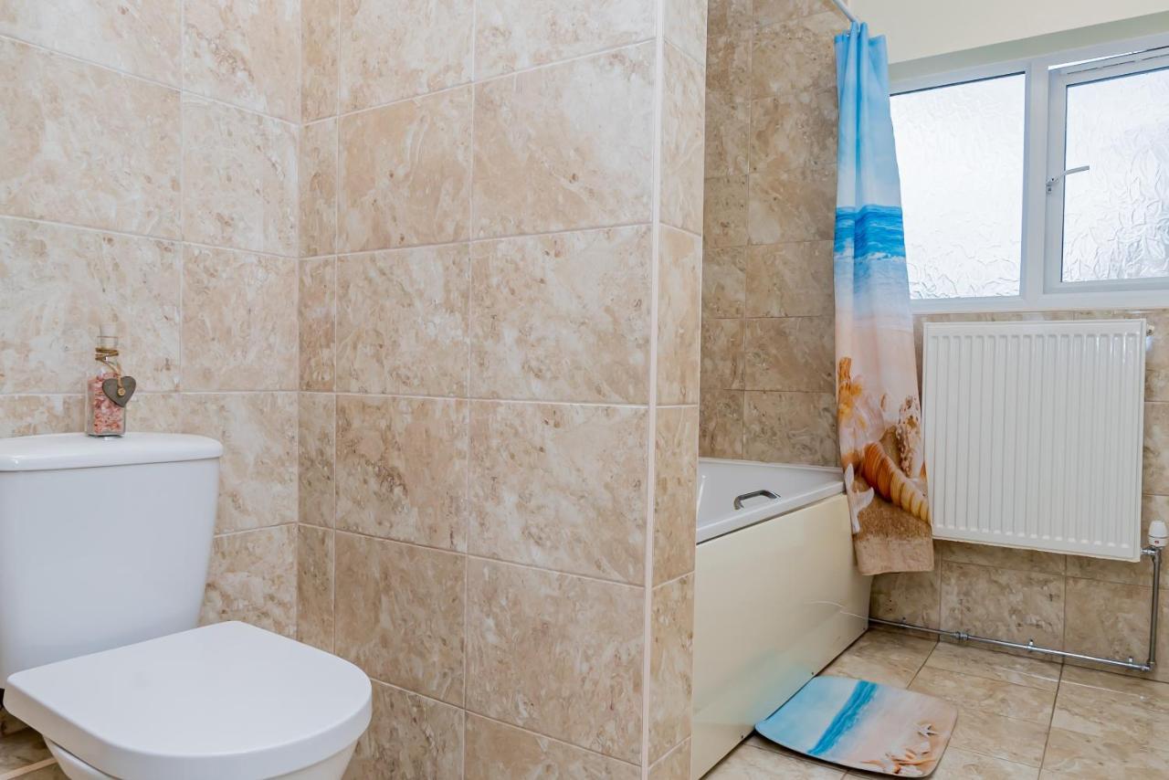 Shirley House 2, Self Catering Guest House, Self Check In, Smart Locks, 10 Min Walk To Southampton General, Aspire And Princess Anne Hospitals, Access To Fully Equipped Kitchen, Excellent Transport Links, Ideal For Longer Stays And Hospital Shifts Ngoại thất bức ảnh