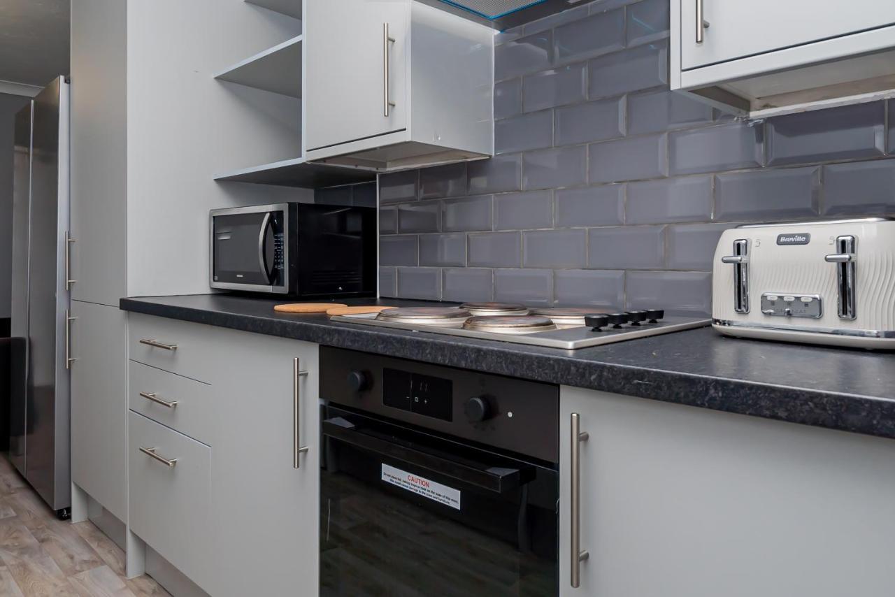 Shirley House 2, Self Catering Guest House, Self Check In, Smart Locks, 10 Min Walk To Southampton General, Aspire And Princess Anne Hospitals, Access To Fully Equipped Kitchen, Excellent Transport Links, Ideal For Longer Stays And Hospital Shifts Ngoại thất bức ảnh