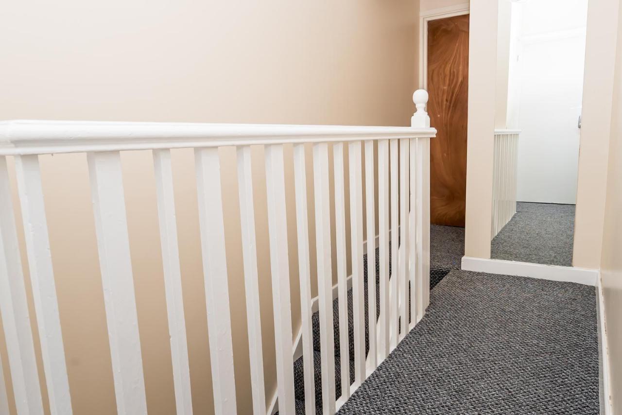 Shirley House 2, Self Catering Guest House, Self Check In, Smart Locks, 10 Min Walk To Southampton General, Aspire And Princess Anne Hospitals, Access To Fully Equipped Kitchen, Excellent Transport Links, Ideal For Longer Stays And Hospital Shifts Ngoại thất bức ảnh