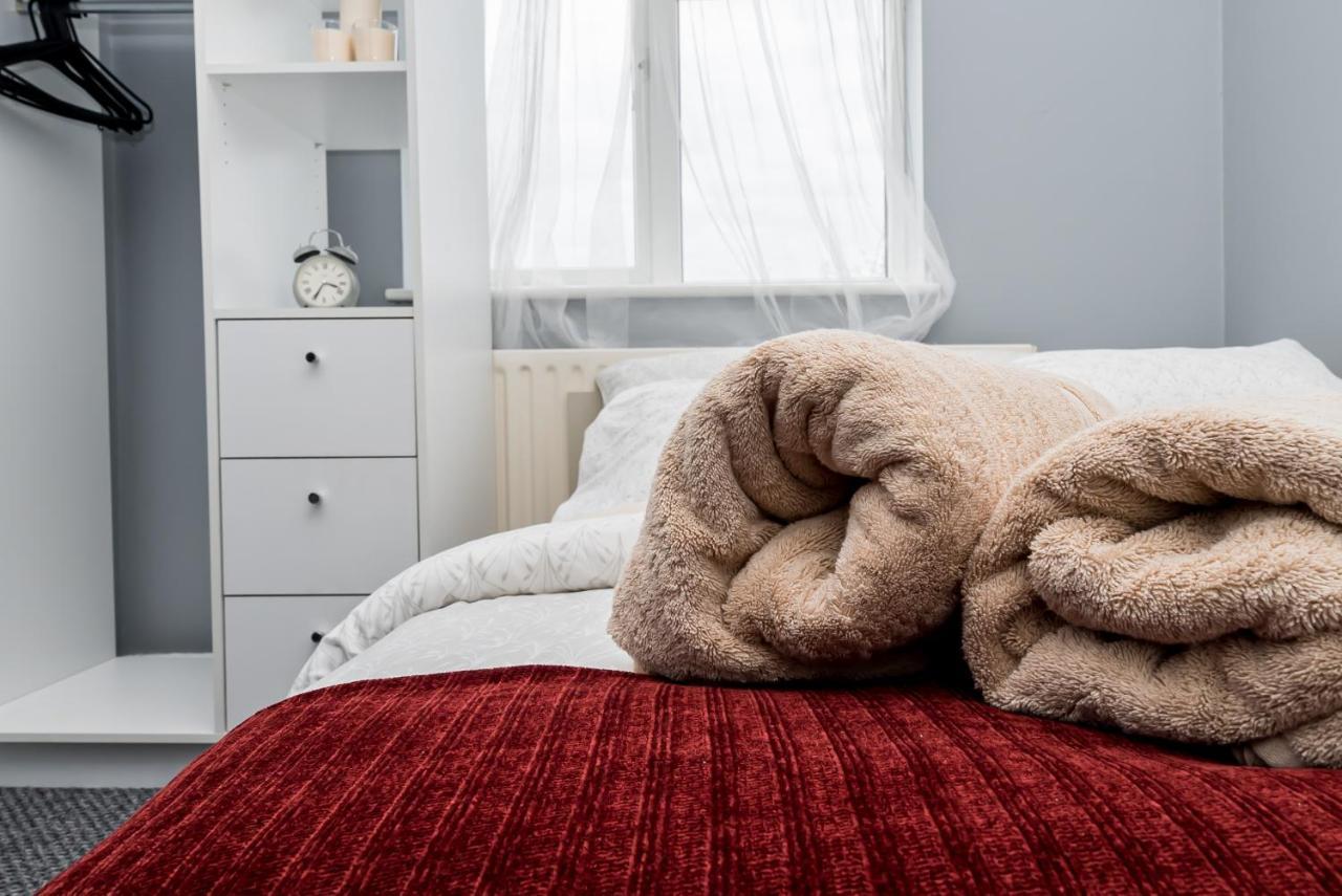 Shirley House 2, Self Catering Guest House, Self Check In, Smart Locks, 10 Min Walk To Southampton General, Aspire And Princess Anne Hospitals, Access To Fully Equipped Kitchen, Excellent Transport Links, Ideal For Longer Stays And Hospital Shifts Ngoại thất bức ảnh