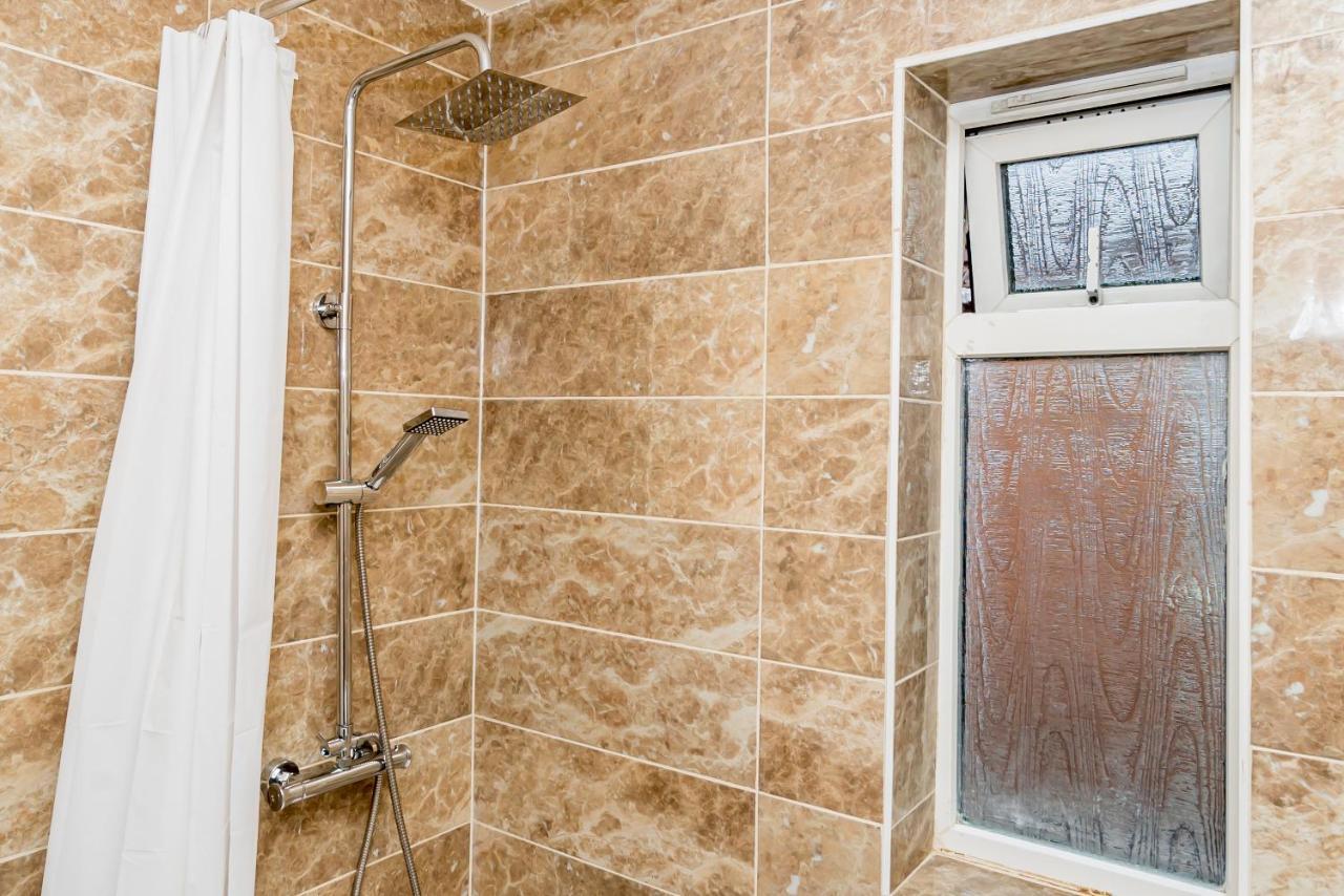 Shirley House 2, Self Catering Guest House, Self Check In, Smart Locks, 10 Min Walk To Southampton General, Aspire And Princess Anne Hospitals, Access To Fully Equipped Kitchen, Excellent Transport Links, Ideal For Longer Stays And Hospital Shifts Ngoại thất bức ảnh